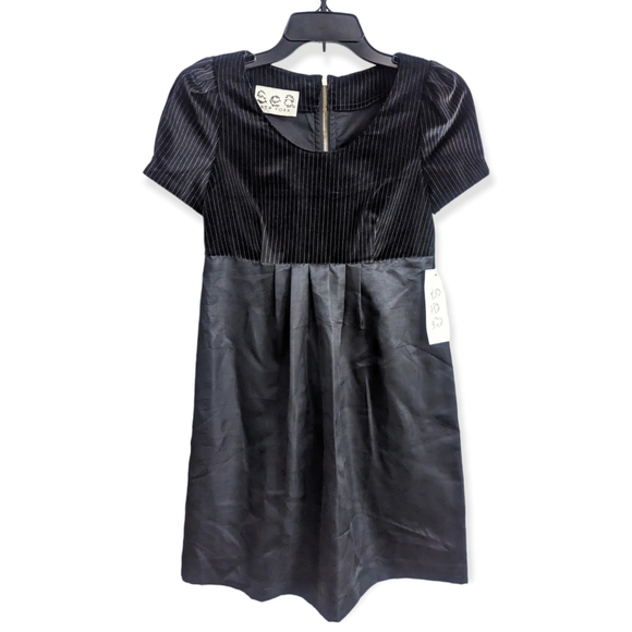 SEA NEW YORK Black Pinstripe Velvet & Charm Short Sleeve Mini Dress Size 2 - Picture 1 of 8